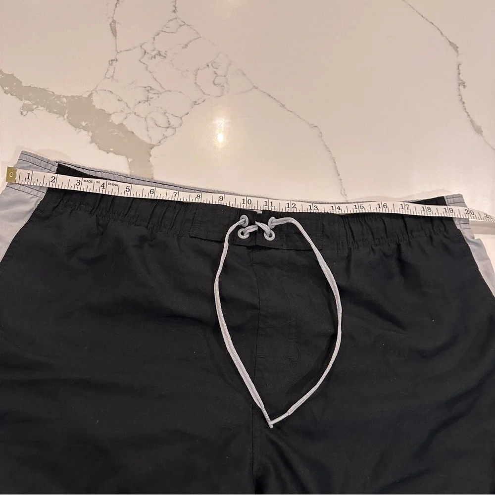 Nike Men’s Gray Black Athletic Sports Swim Trunks Lined Shorts Beach Logo XL